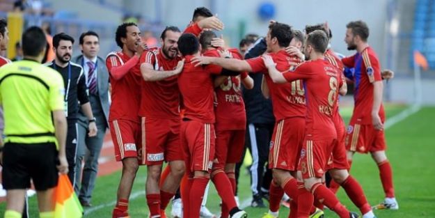 13 hafta sonra galibiyetle tanıştı