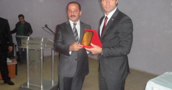8888Ertuğrul Sağlam'a Çeyrek Asrin Teknik Direktörü Ödülü (2)
