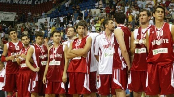 A Milliler kötü başladı