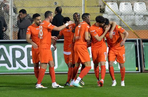 Adanaspor, son dakikada güldü