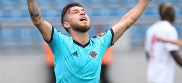 Adem Büyük için 2 oyuncu+ 1 milyon Euro!