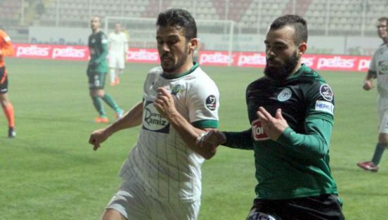 Akhisar 10 kişiyle direndi!