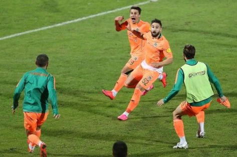 Alanyaspor dört köşe