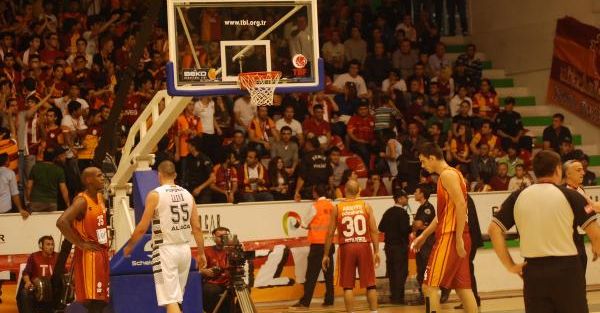 Aliağa Petkim - Galatasaray Liv Hospital Ek Fotoğraflar