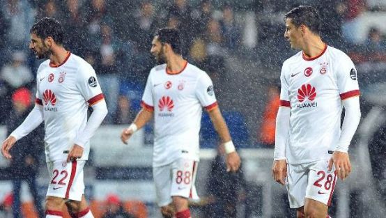 Aslan'da sıkıyönetim ilan edildi