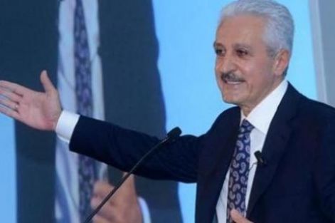 Aydınlar salonu neden terk etti!