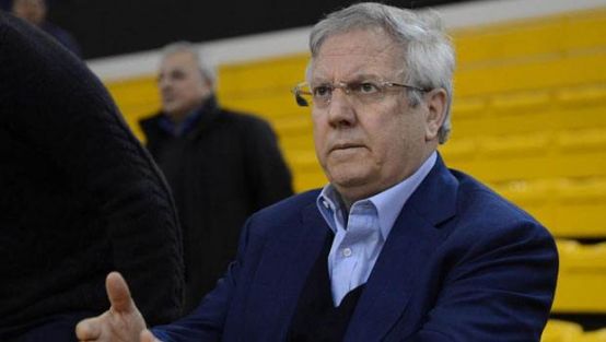 Aziz Yıldırım'ı çıldırtan tezahürat ve pankart!