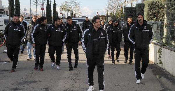 Beşiktaş Kafilesi Tolga'nin Annesi Için Trabzon'da