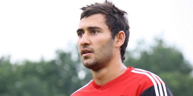 Beşiktaş'la gizlice anlaştı, kadro dışı kaldı