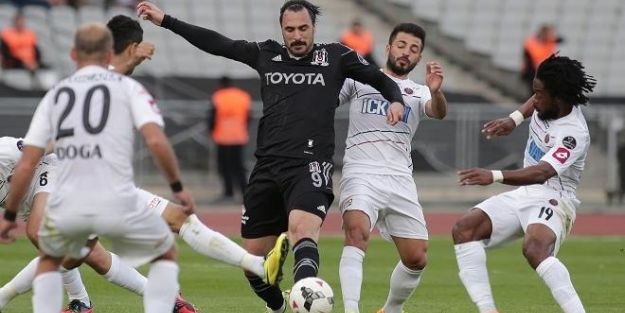 Beşiktaşlı taraftarlardan futbolculara tepki