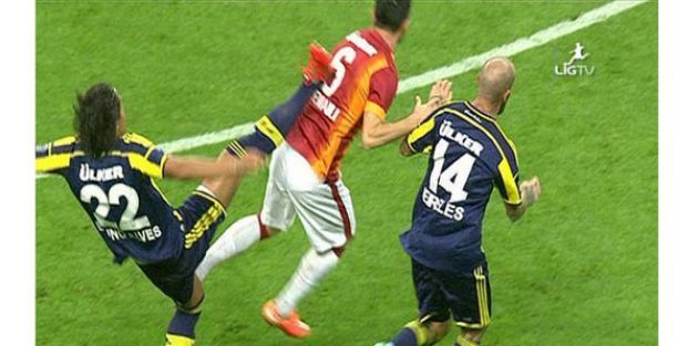 Bruno Alves'e direkt kırmızı!