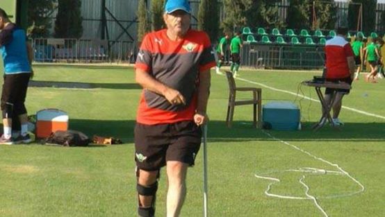 Bu kez teknik direktör sakatlandı!