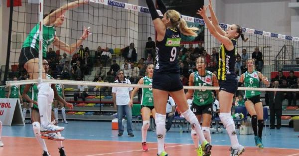 Bursa Büyükşehirli Bayanlarin Voleybolda Avrupa Heyecani