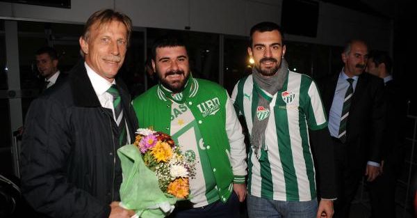 Bursaspor'a Sivas'ta Meşaleli Karşilama