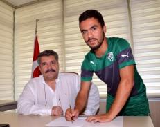 Bursaspor’da, genç oyuncu Furkan Soyalp imzaladı