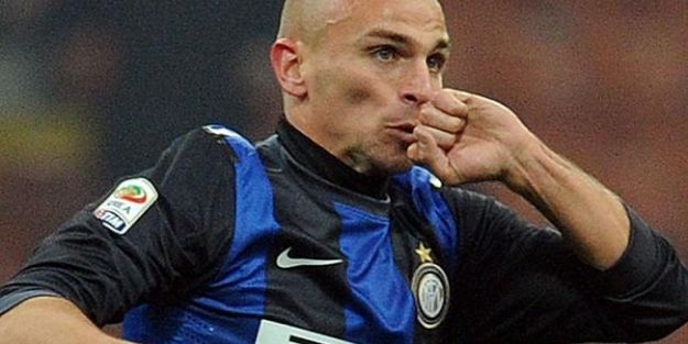 Cambiasso mu Lawal mı?