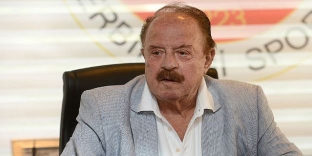 Cavcav'dan Üç kulübe tişört tepkisi