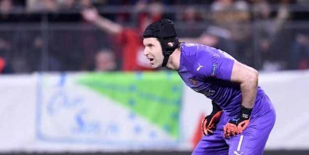 Chelsea, emekli Petr Cech’i kadroya yazdı