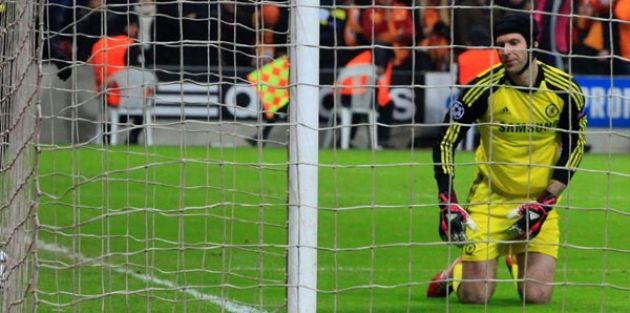 Chelsea kalecisi Arena'yı unutamadı