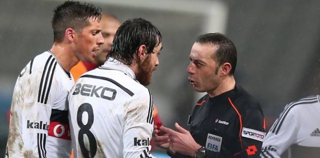 Cüneyt Çakır, Kırmızı kartın nedenini açıkladı