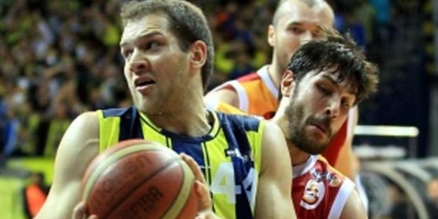 Dev Derbiyi Fenerbahçe Kazandı!