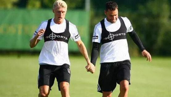 Dusko Tosic 2 hafta yok