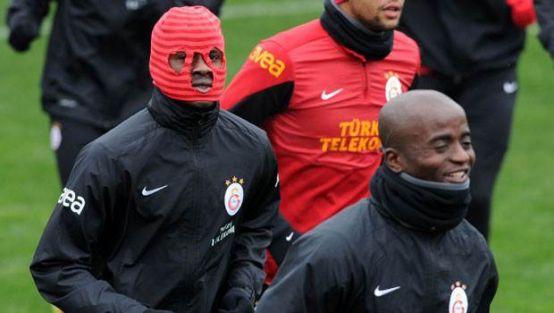 Eboue'ye yasak geldi!