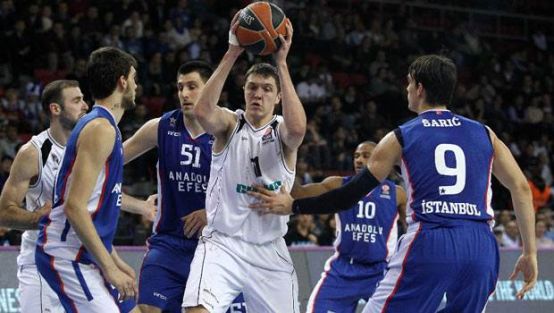 Efes İstanbul'da dondu kaldı