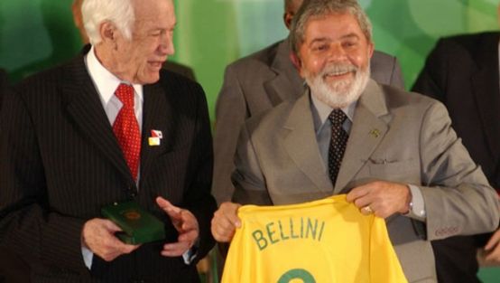 Efsane futbolcu vefat etti!