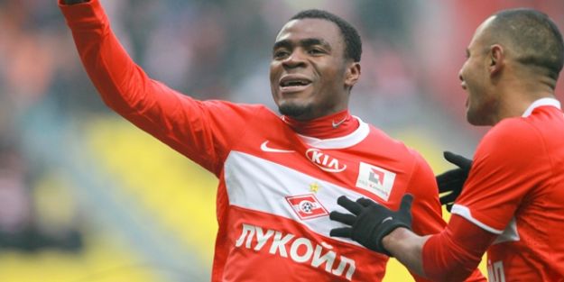 Emenike Biletini aldı geliyor