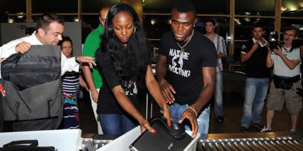 Emenike İstanbul'a geldi