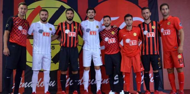 Eskişehirspor'un yeni sezon formaları tanıtıldı