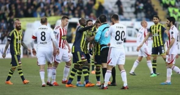 Fenerbahçe'de kan kaybı sürüyor: 2-0