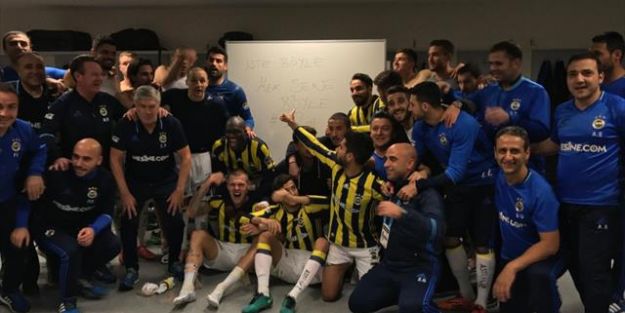 Fenerbahçe'den galibiyet pozu