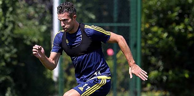 Fenerbahçe'ye Van Persie'den kötü haber