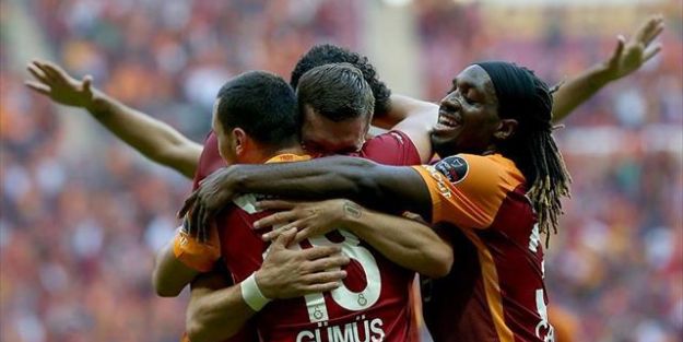Galatasaray ikinci yarı açıldı