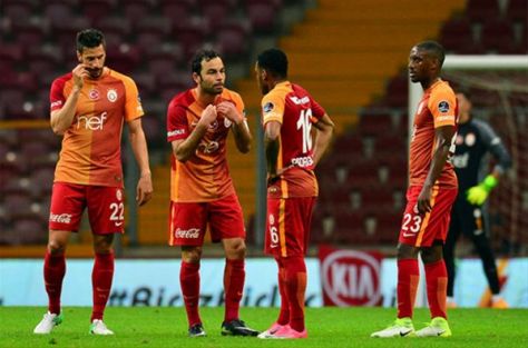 Galatasaray'da 4 futbolcu, idmana çıkmak istemedi!