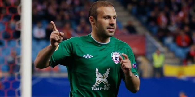 Gökdeniz Karadeniz futbolu bırakıyor