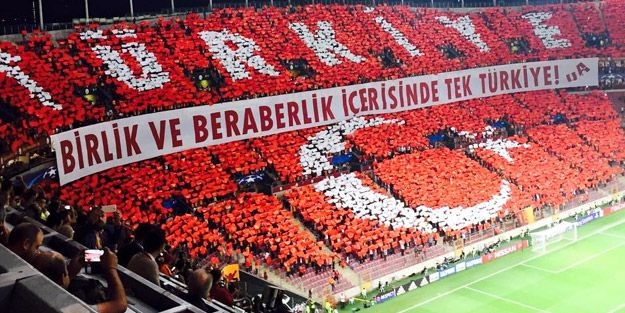 G.Saray'dan muhteşem kareografi