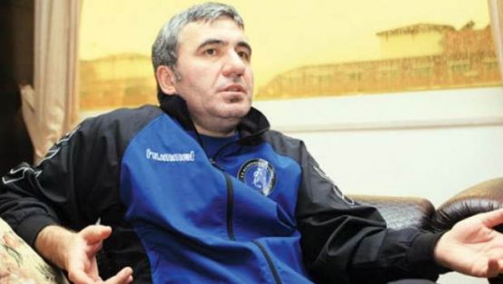 Hagi yıllık 4 milyonluk teklifi kabul etti