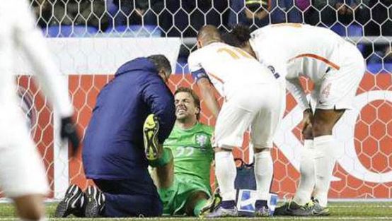 Hollanda'da kaleci şoku!