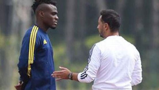 İlk fırça Emenike'ye