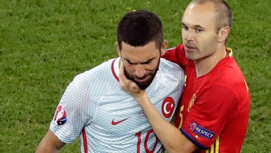 Iniesta'dan Arda Turan'a destek!