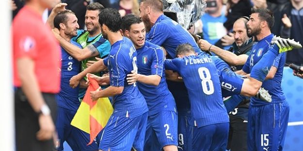 İtalya çeyrek finalde!