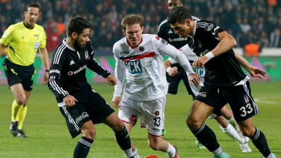 Kartal, liderlik aşkına..