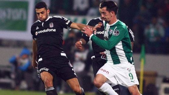 Kartal Timsah'ı avladı