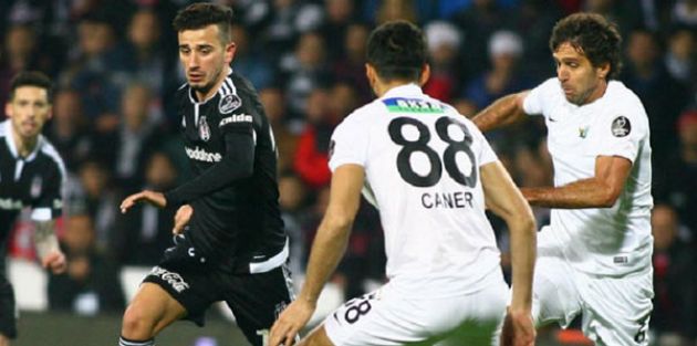 Lider Beşiktaş, Akhisar'a konuk oluyor