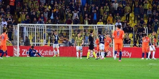 Medipol Başakşehir finalde!