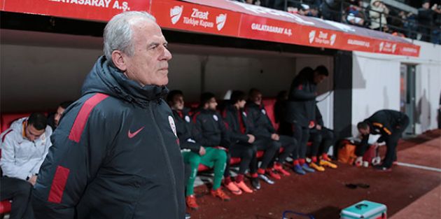 Mustafa Denizli'den şok kadro!