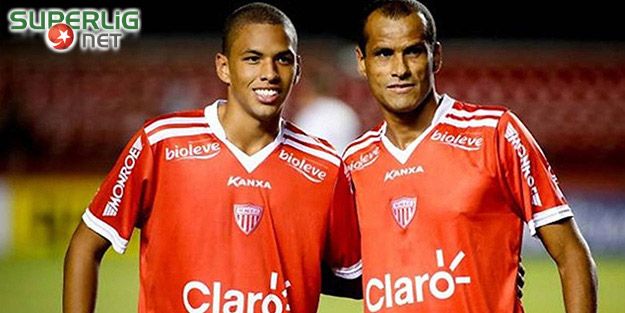 Rivaldo tarihe geçti!